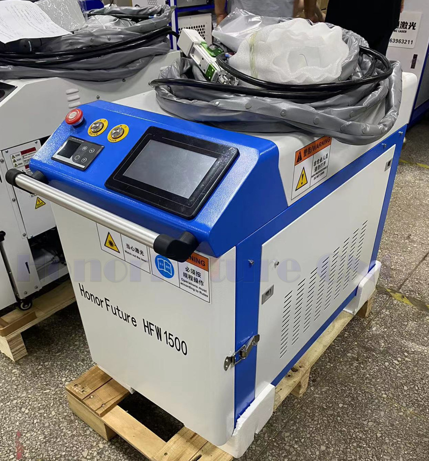 Laser Welding Machine 3 In 1 2000W - Saldatrice laser professionale Saldatrice laser automatica