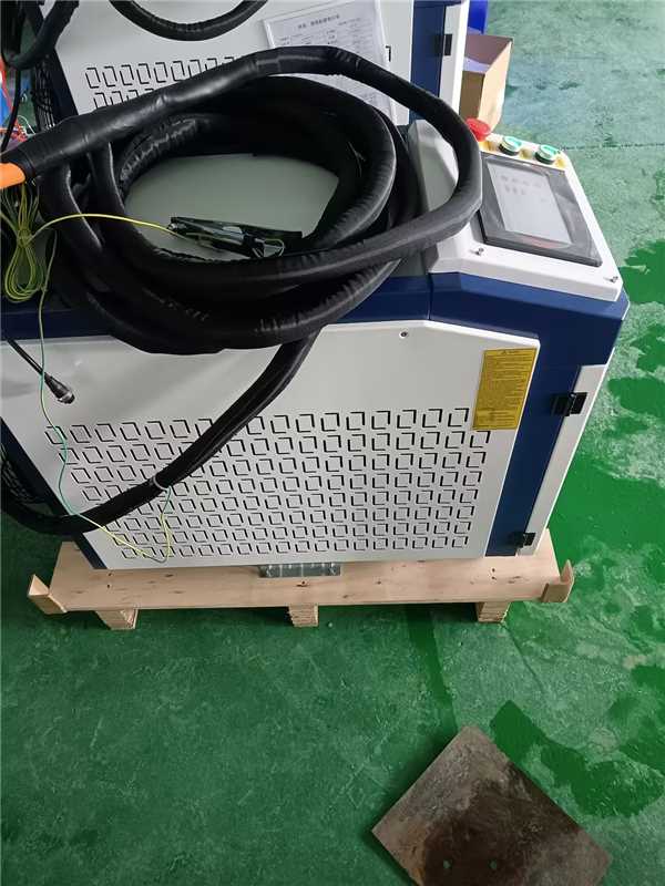 Fiber Laser Welding Machine 1500W - Saldatrice Laser Portatile 3 in 1