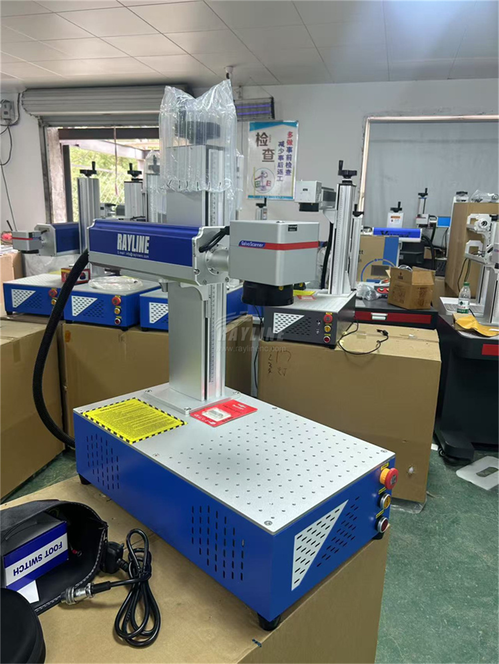 Macchina per marcatura laser a - Fiber Laser Marking Machine 100W recensione e prezzo