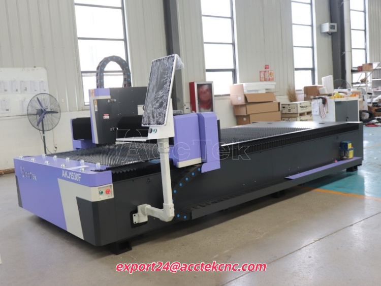 Tagliatrice Laser Industriale  - Fiber Laser Cutter 1500W Metal recensione e prezzo