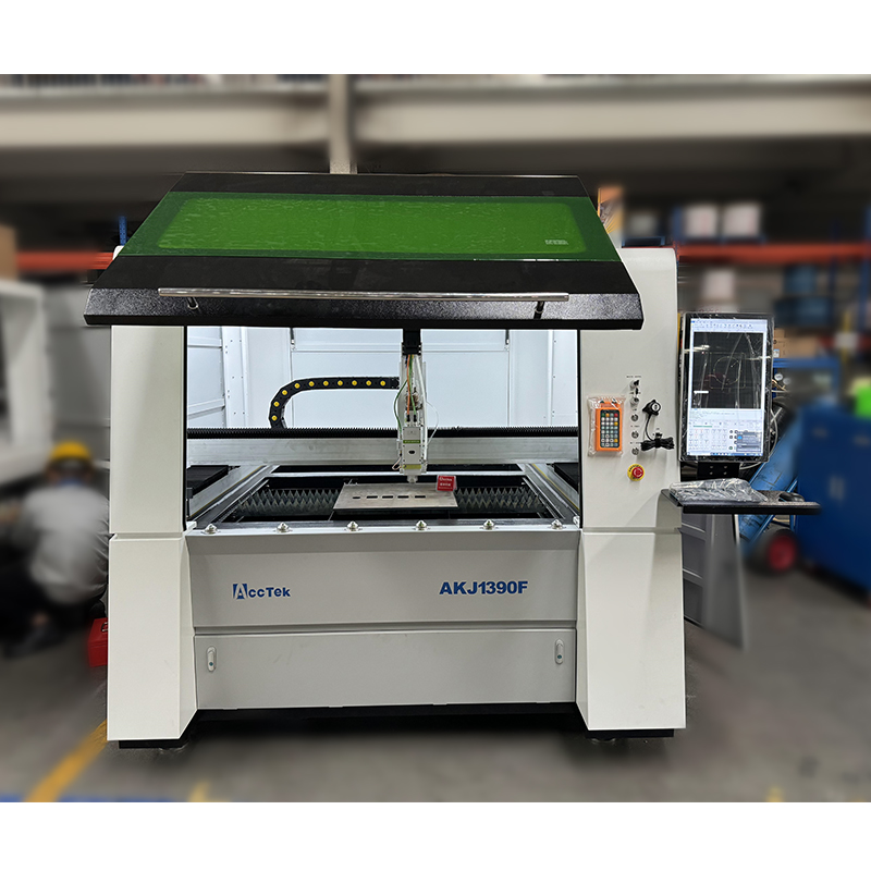 Nuovo sconto Macchina da tagli - Fiber Laser Cutter 1500W Metal recensione e prezzo