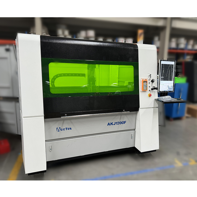 Nuovo sconto Macchina da tagli - Fiber Laser Cutter 1500W Metal recensione e prezzo