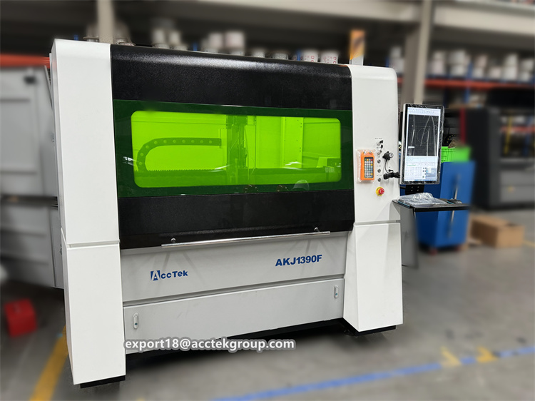 Nuovo sconto Macchina da tagli - Fiber Laser Cutter 1500W Metal recensione e prezzo