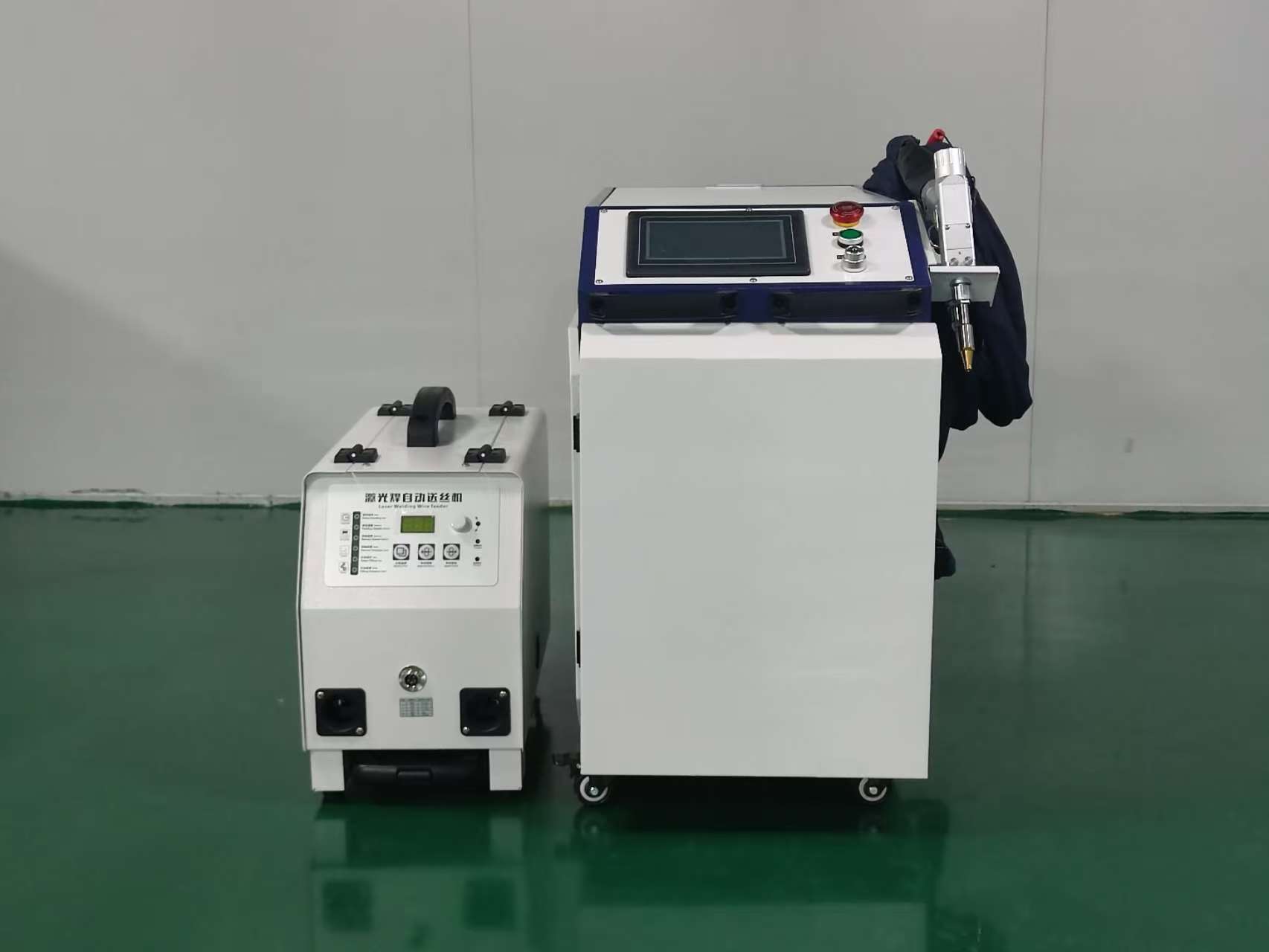 Saldatrice laser a fibra porta - Laser Welding Machine 3 In 1 2000W recensione e prezzo