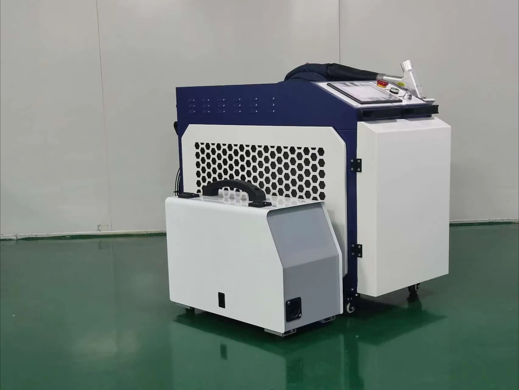 Saldatrice laser a fibra porta - Laser Welding Machine 3 In 1 2000W recensione e prezzo