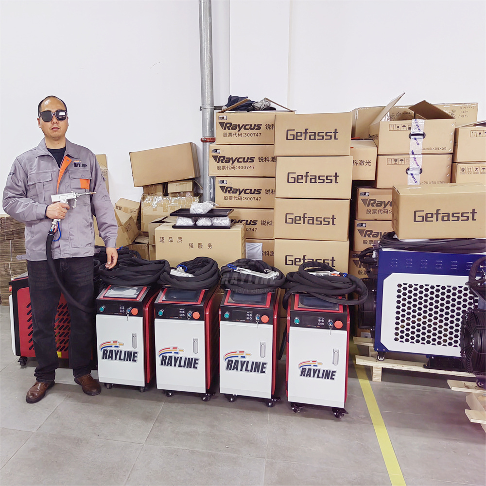 Nuova Mini Saldatrice Laser a  - Fiber Laser Welding Machine 1500W recensione e prezzo
