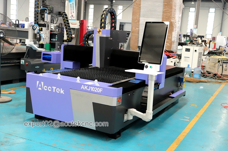 Macchina da Taglio Laser a Fib - Fiber Laser Cutter 1500W Metal recensione e prezzo