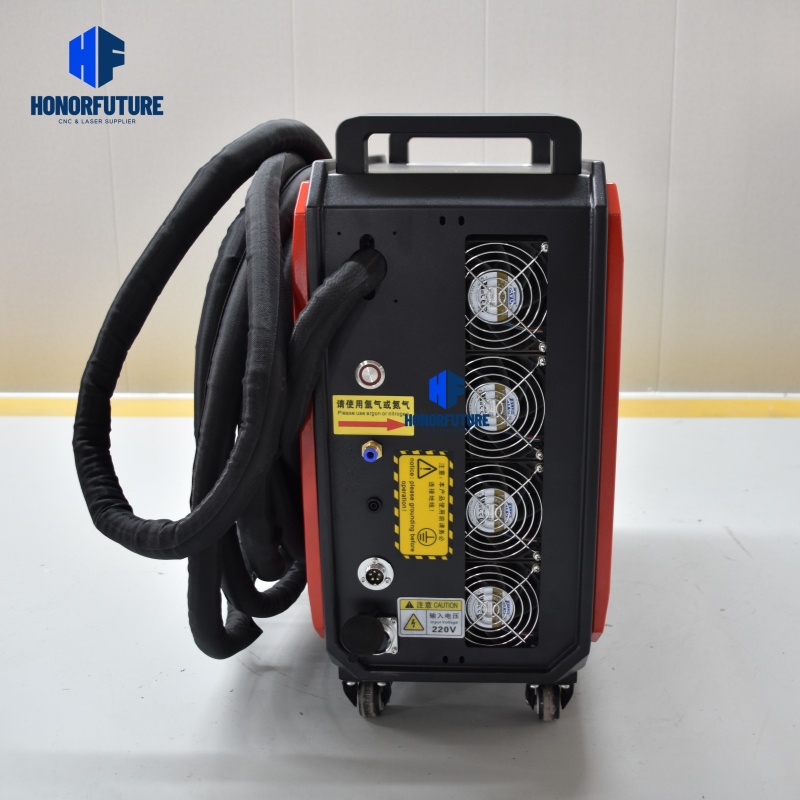 Mini saldatrice laser a fibra  - Laser Welding Machine 3 In 1 2000W recensione e prezzo